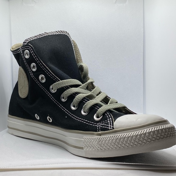 Converse - Picture 2 of 3